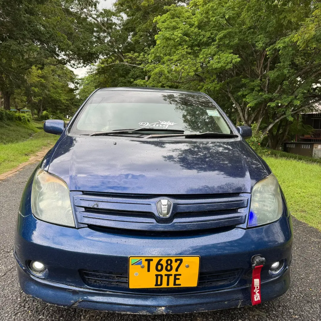 Toyota Ist 2004