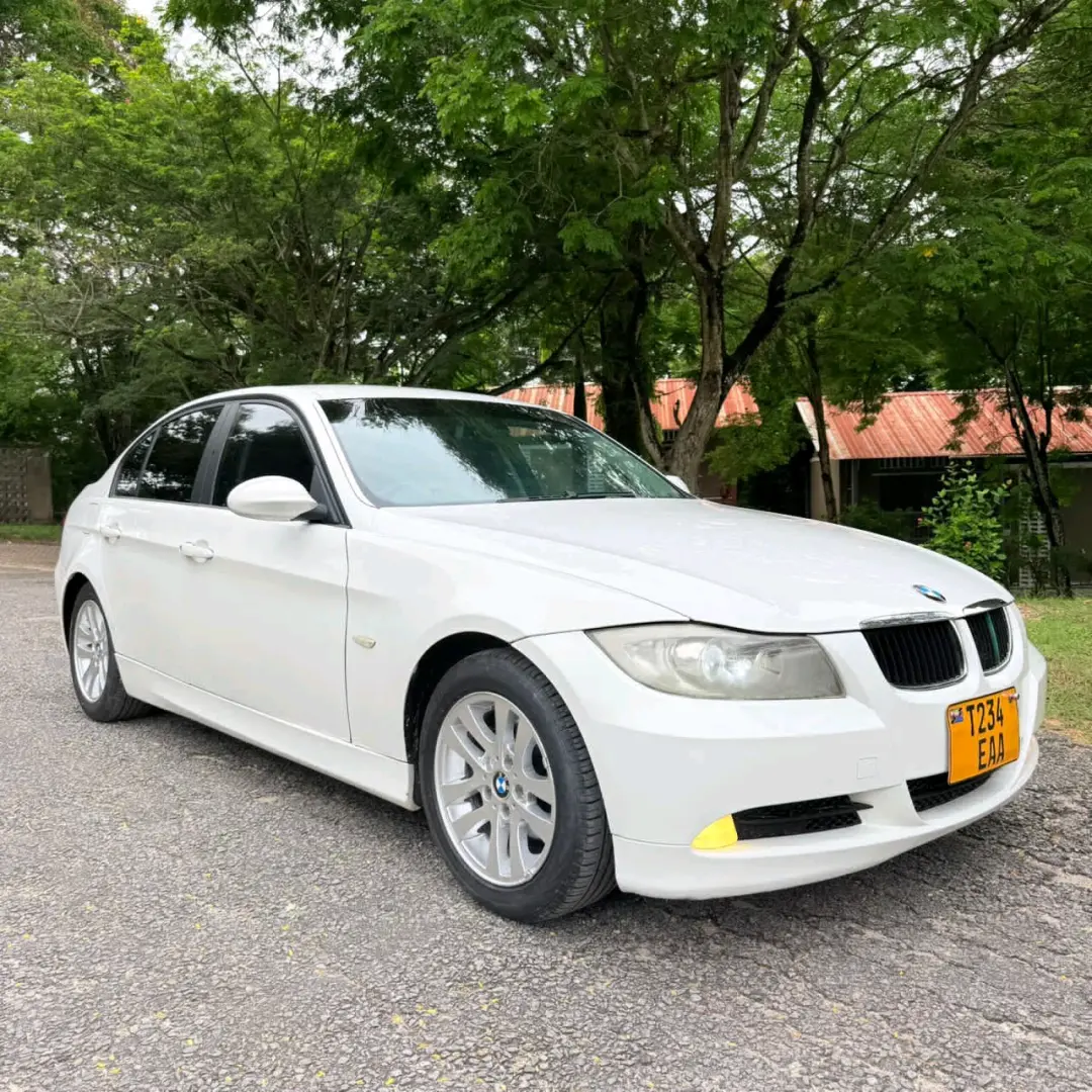 BMW 3 Series 2009 (Reg EAA) thumbnail 2