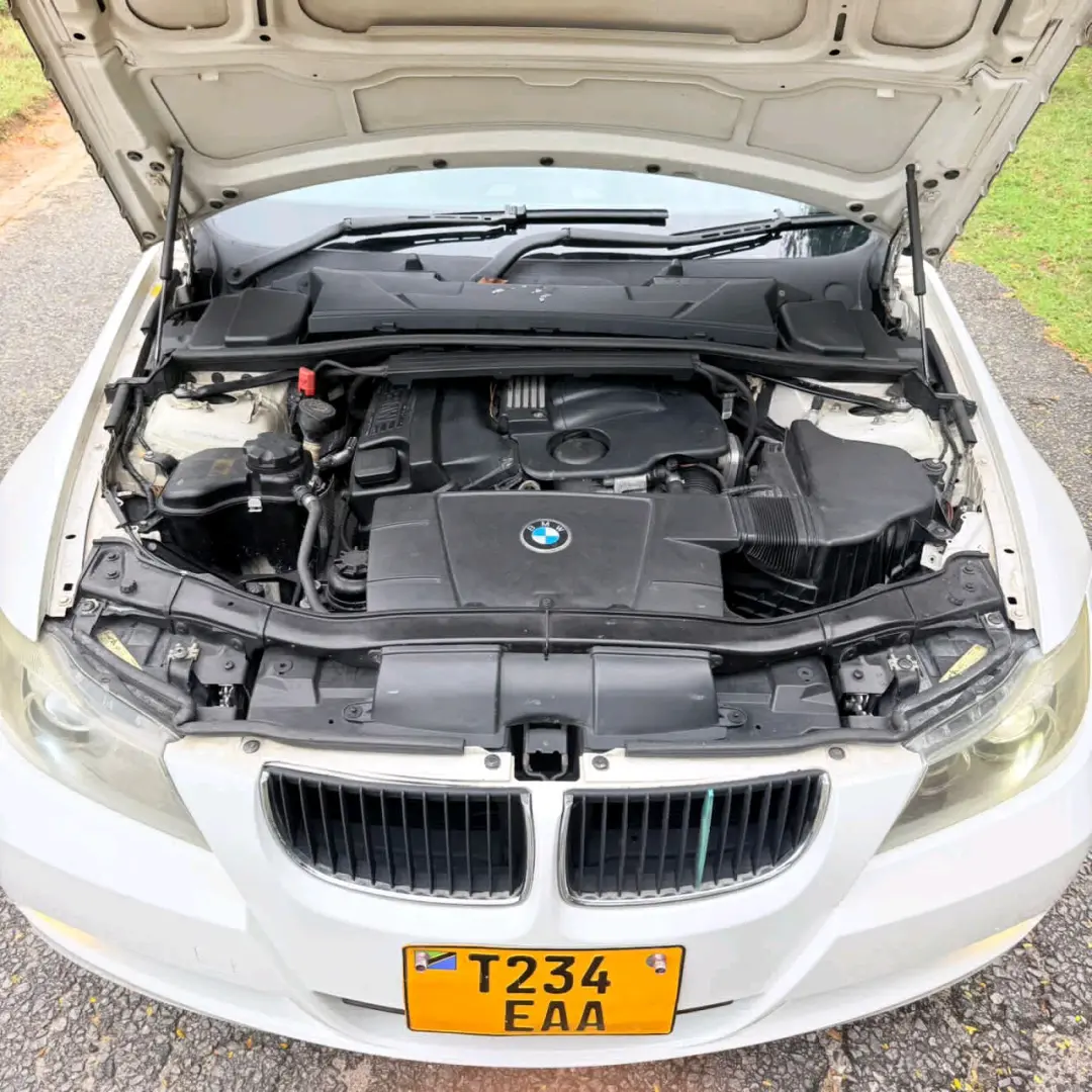 BMW 3 Series 2009 (Reg EAA) thumbnail 6