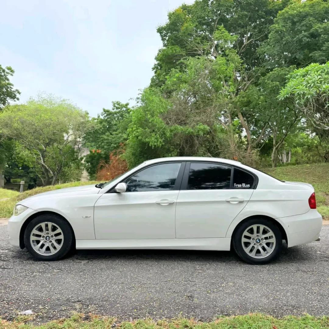 BMW 3 Series 2009 (Reg EAA) thumbnail 9