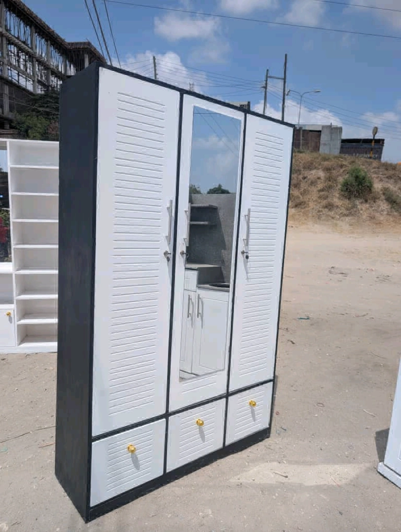 White Wooden Wardrobe with Mirror thumbnail 7