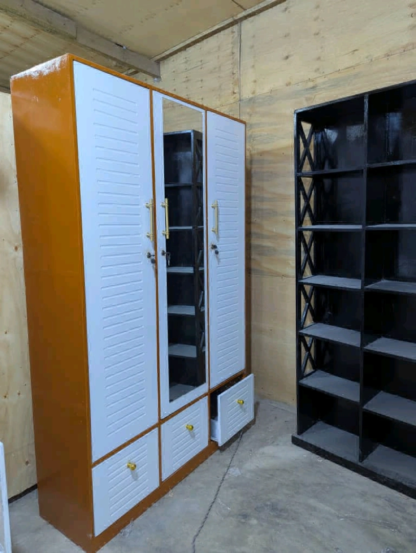 White Wooden Wardrobe with Mirror thumbnail 8