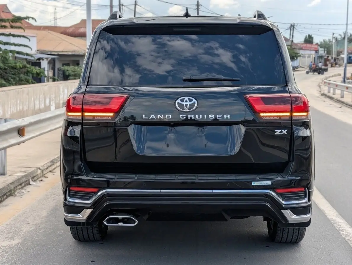 Toyota Land Cruiser ZX 2025 thumbnail 2