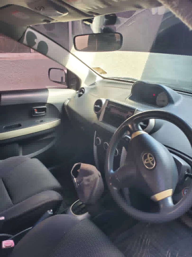 Toyota Ist 2004 Hatchback (1290cc) - Exchange Allowed thumbnail 3
