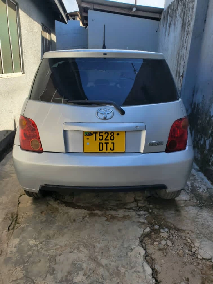 Toyota Ist 2004 Hatchback (1290cc) - Exchange Allowed thumbnail 4