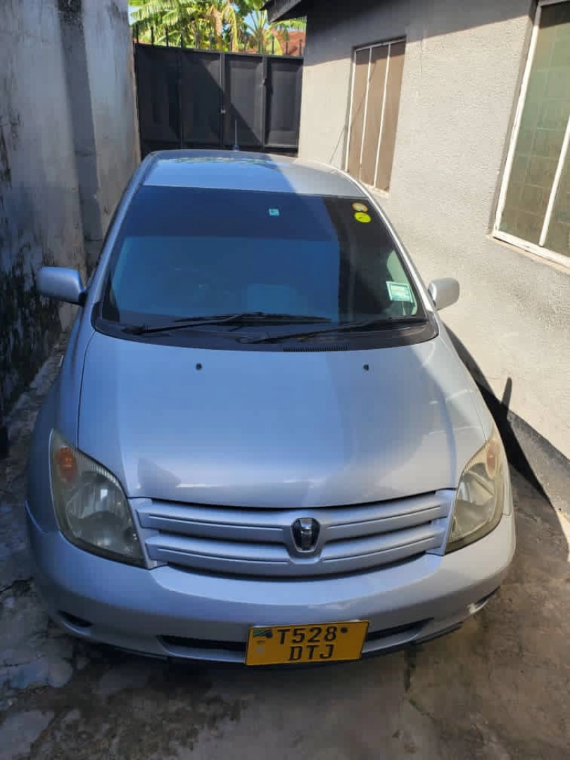 Toyota Ist 2004 Hatchback (1290cc) - Exchange Allowed thumbnail 9