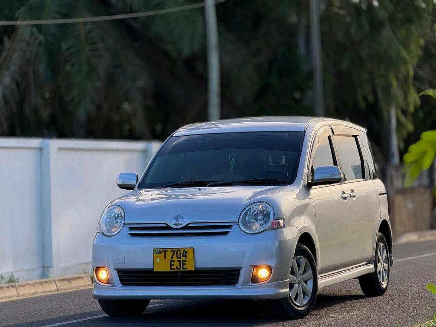 Toyota Sienta 2006 Automatic Minivan thumbnail 2