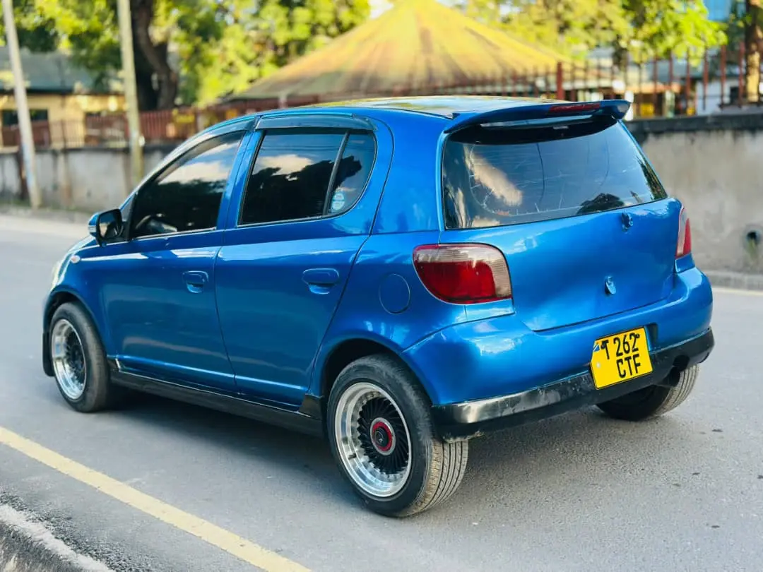 Toyota Vitz 2006 (CTF) thumbnail 8