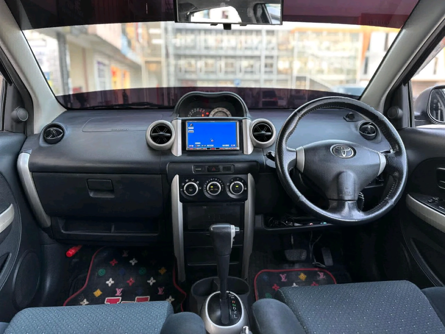 Black Toyota Ist 2005 Automatic thumbnail 7