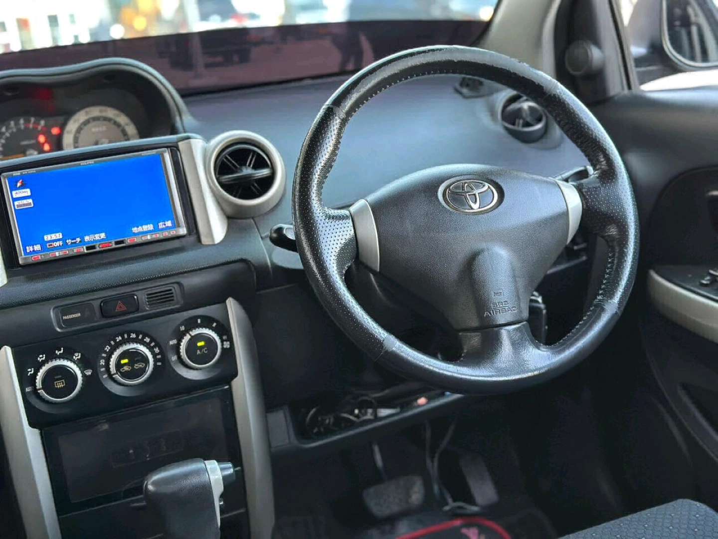 Black Toyota Ist 2005 Automatic thumbnail 8