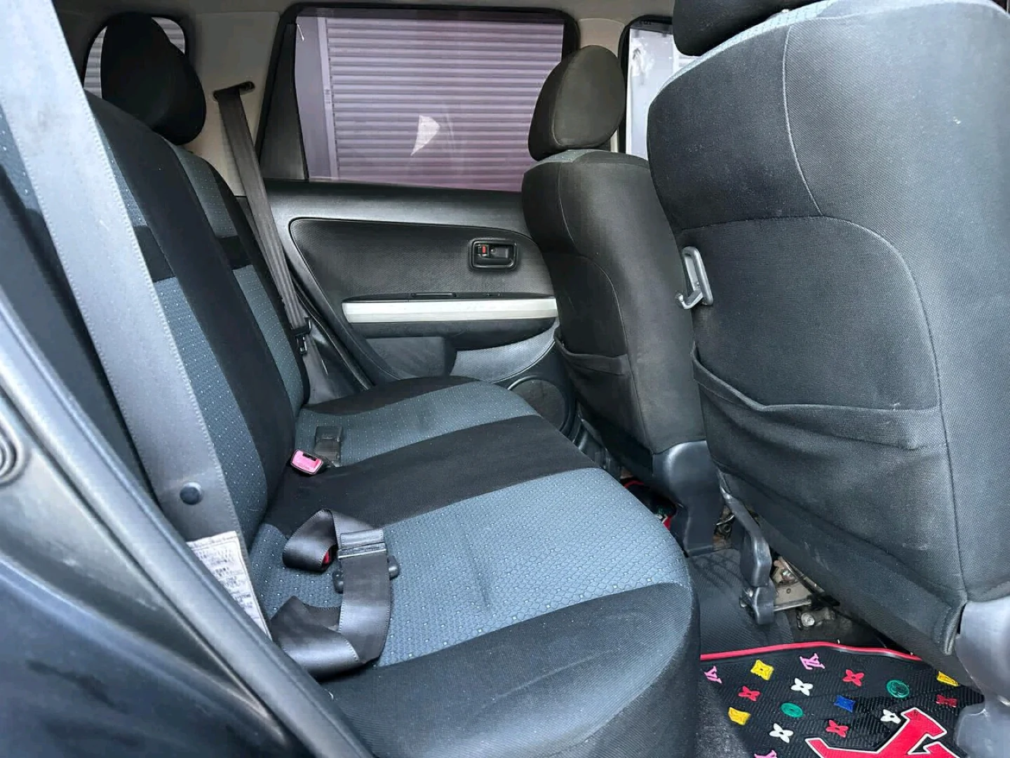 Black Toyota Ist 2005 Automatic thumbnail 9