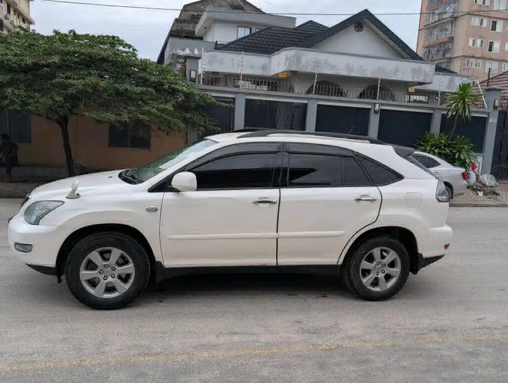 Toyota Harrier 2005 (EDM) thumbnail 2