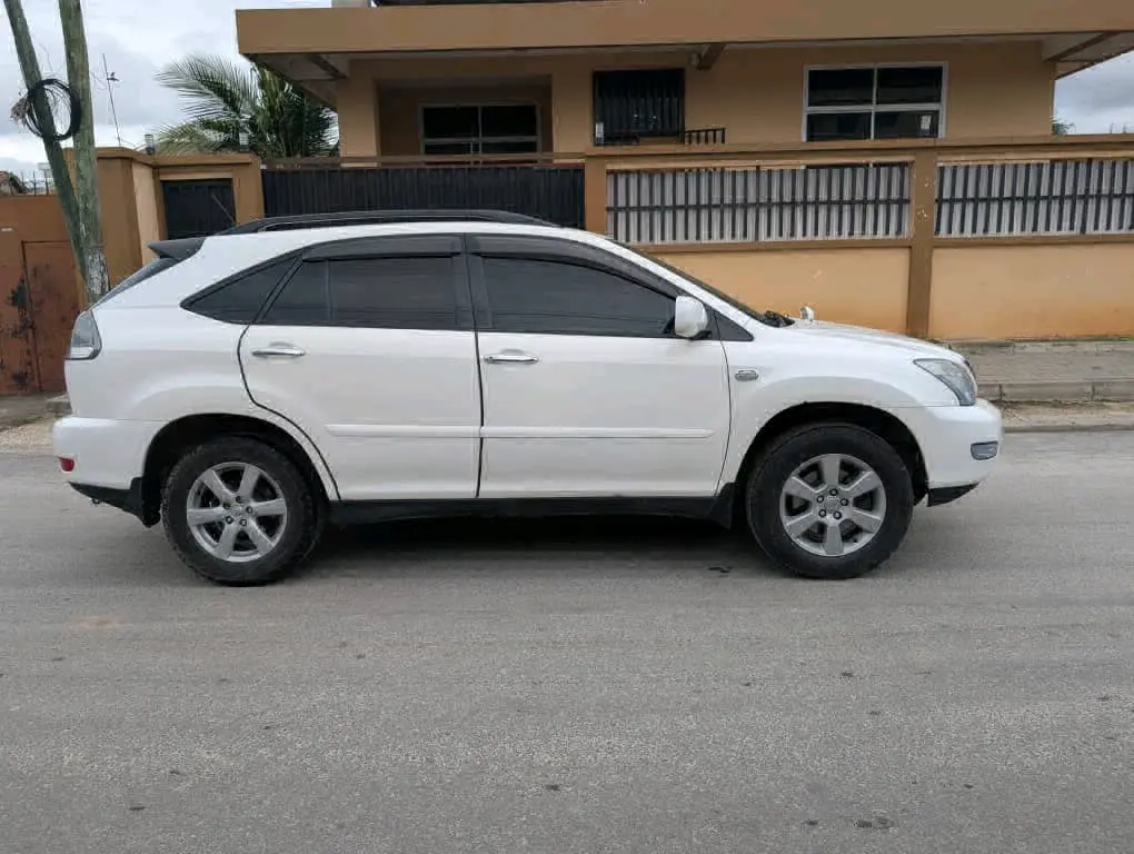 Toyota Harrier 2005 (EDM) thumbnail 5