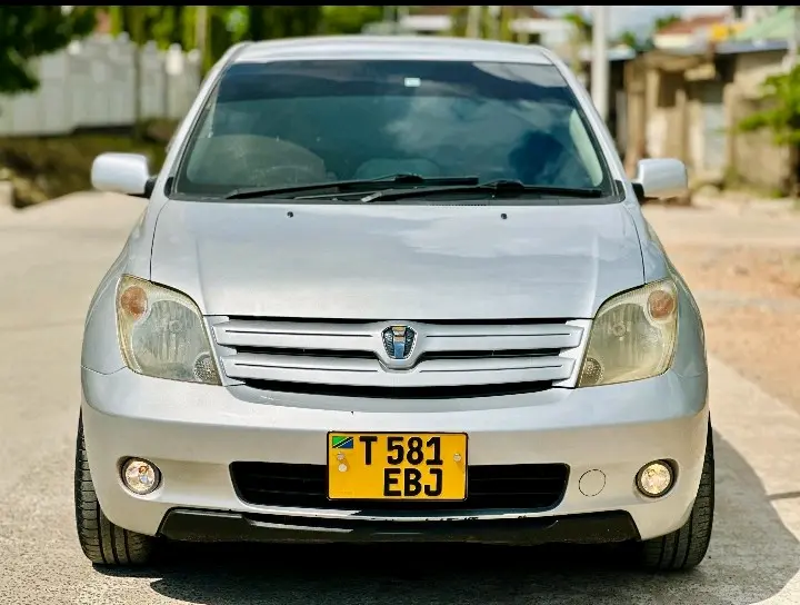Toyota Ist Silver (Namba E)