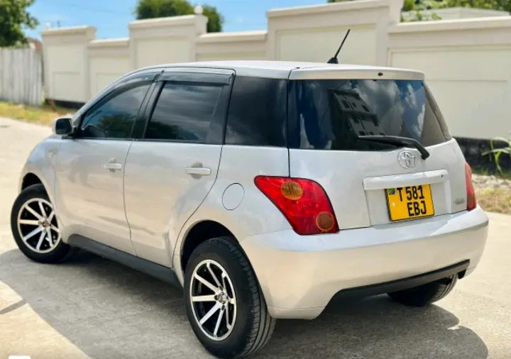 Toyota Ist Silver (Namba E) thumbnail 4
