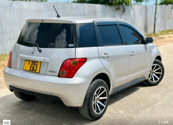 Toyota Ist Silver (Namba E) thumbnail 5