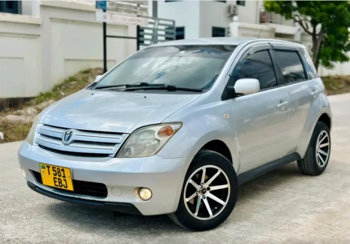 Toyota Ist Silver (Namba E) thumbnail 6
