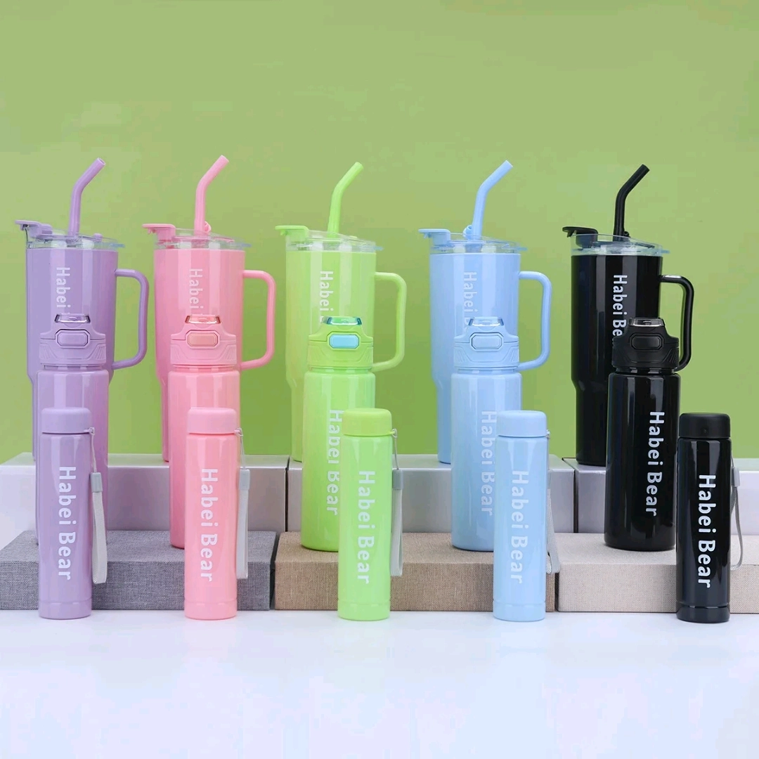 3-Piece Habei Bear Colorful Water Bottle Set
