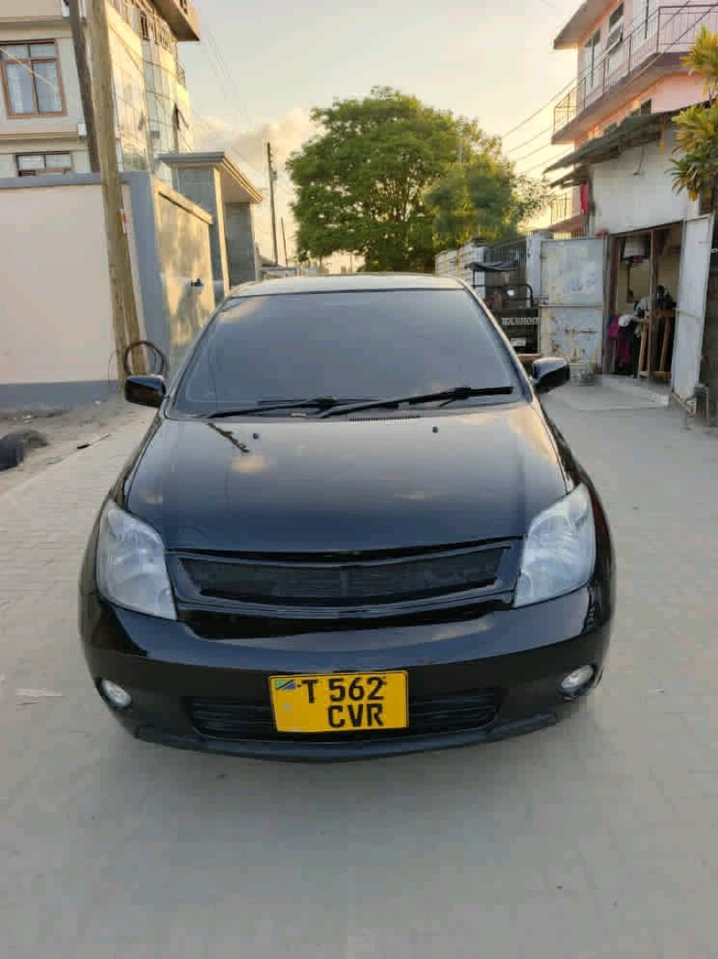 Black Toyota Ist 2004 Automatic 1290cc thumbnail 9