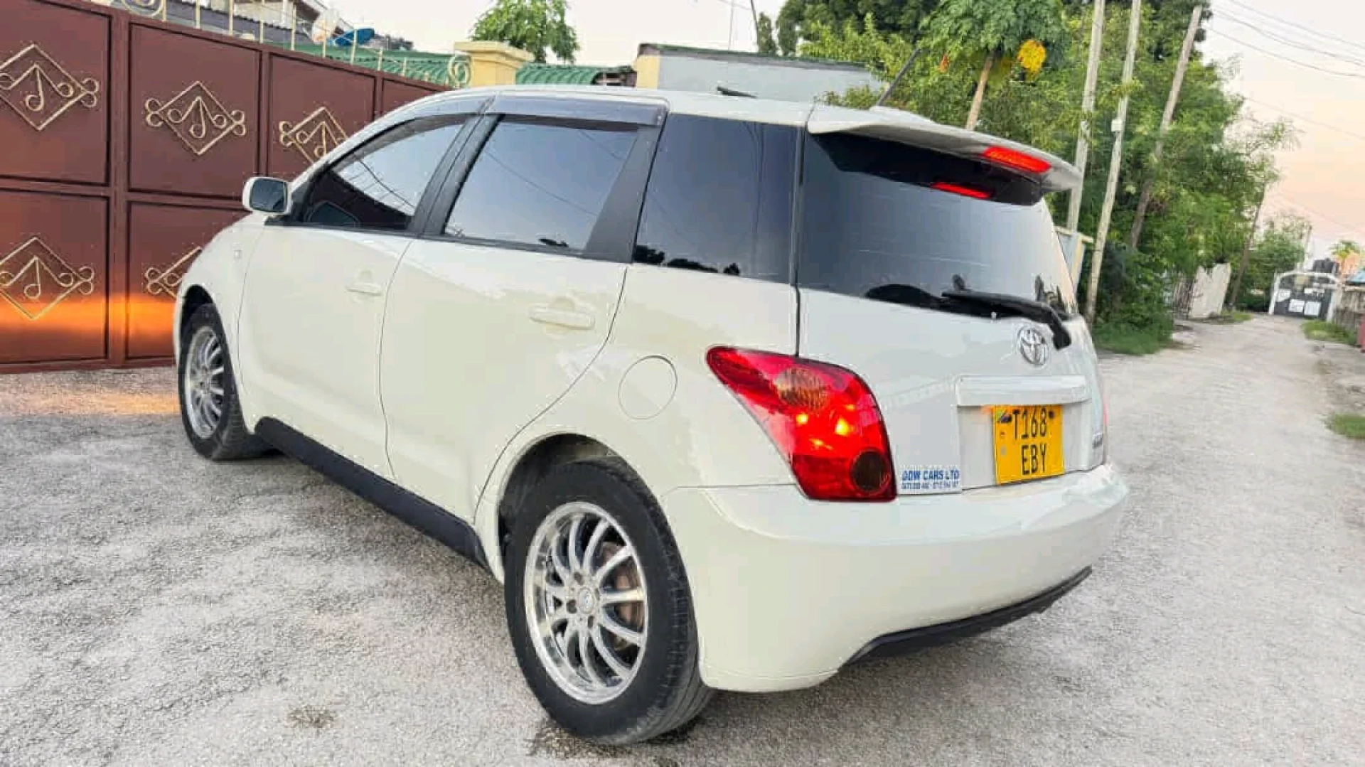 Toyota IST 2004 Automatic for Sale thumbnail 2
