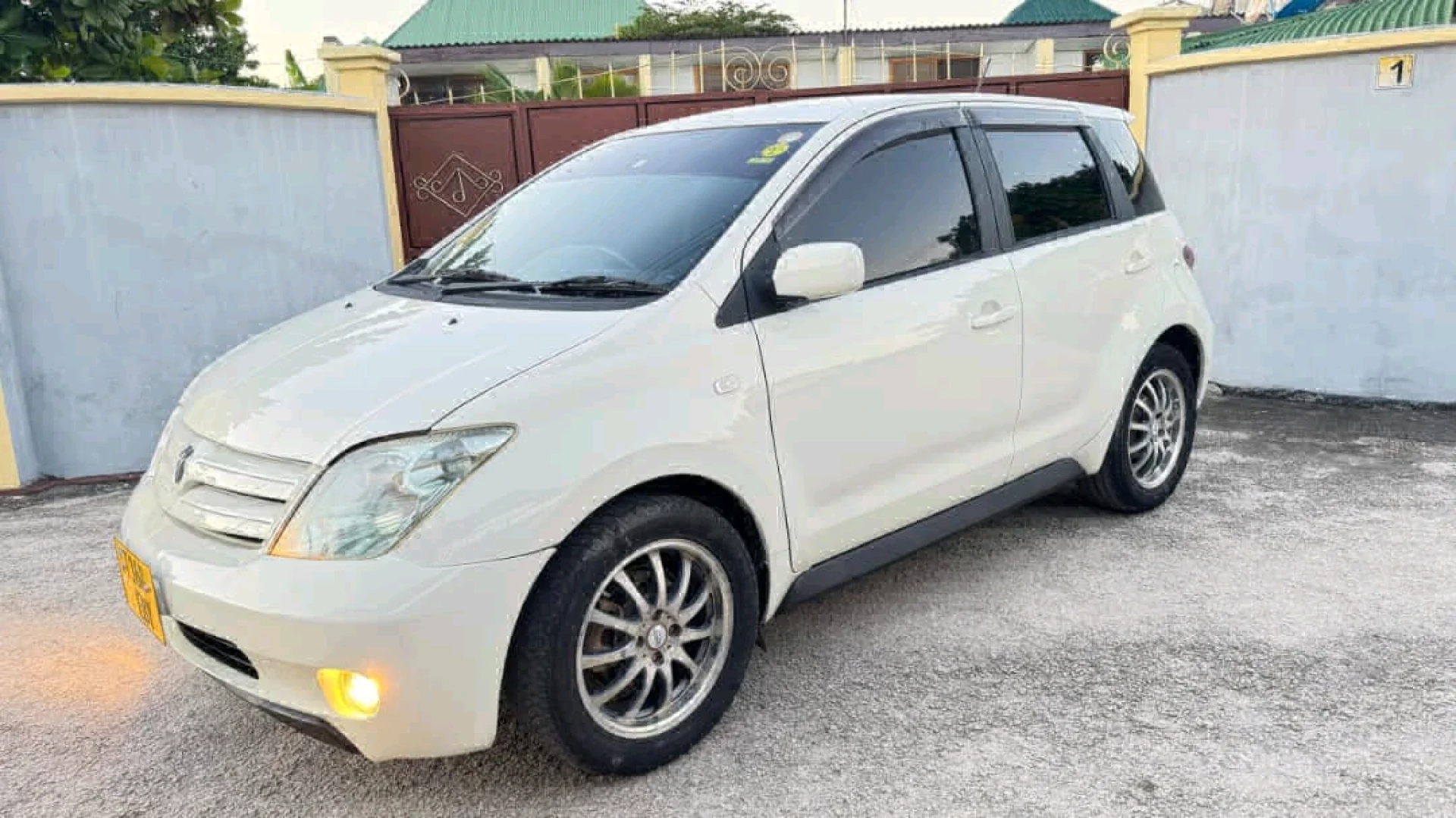 Toyota IST 2004 Automatic for Sale thumbnail 3