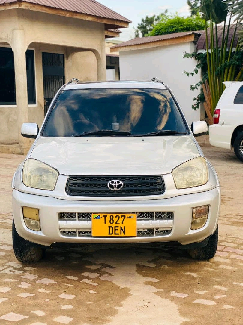 Toyota RAV4 Silver SUV with Sunroof