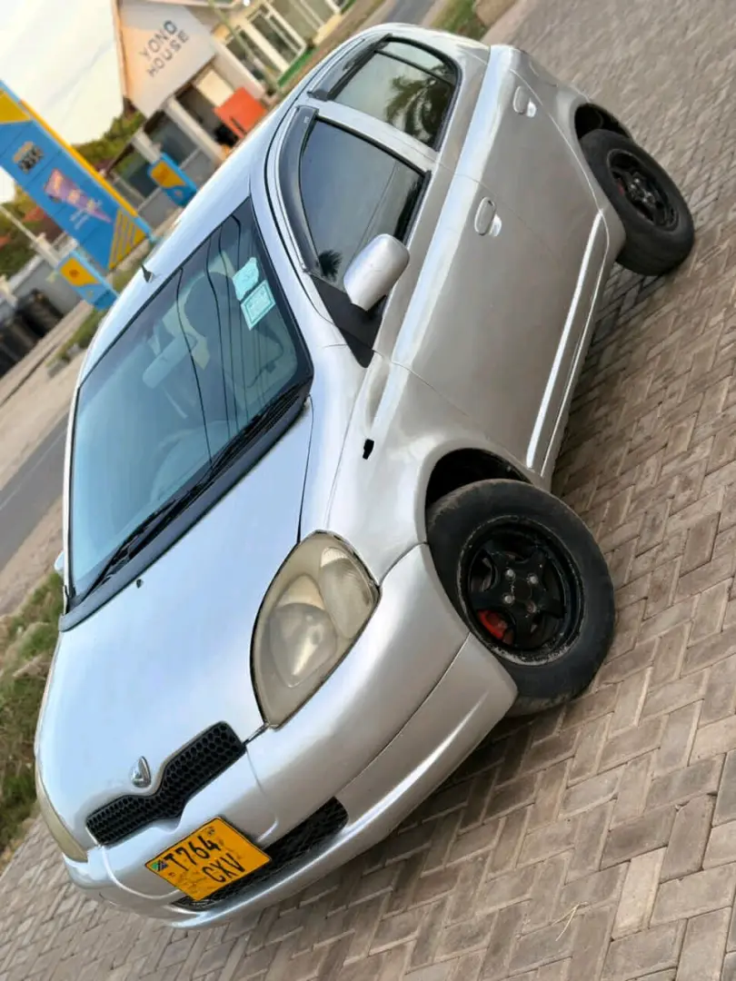 Toyota Vitz Old Model Silver thumbnail 5