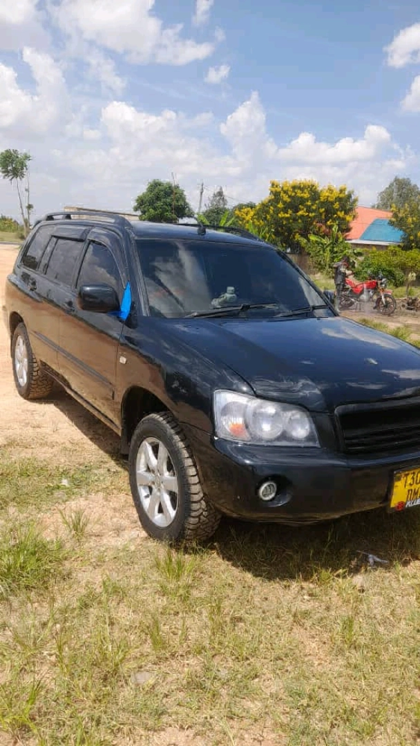 Toyota Kluger 2005 Black SUV for Sale thumbnail 2
