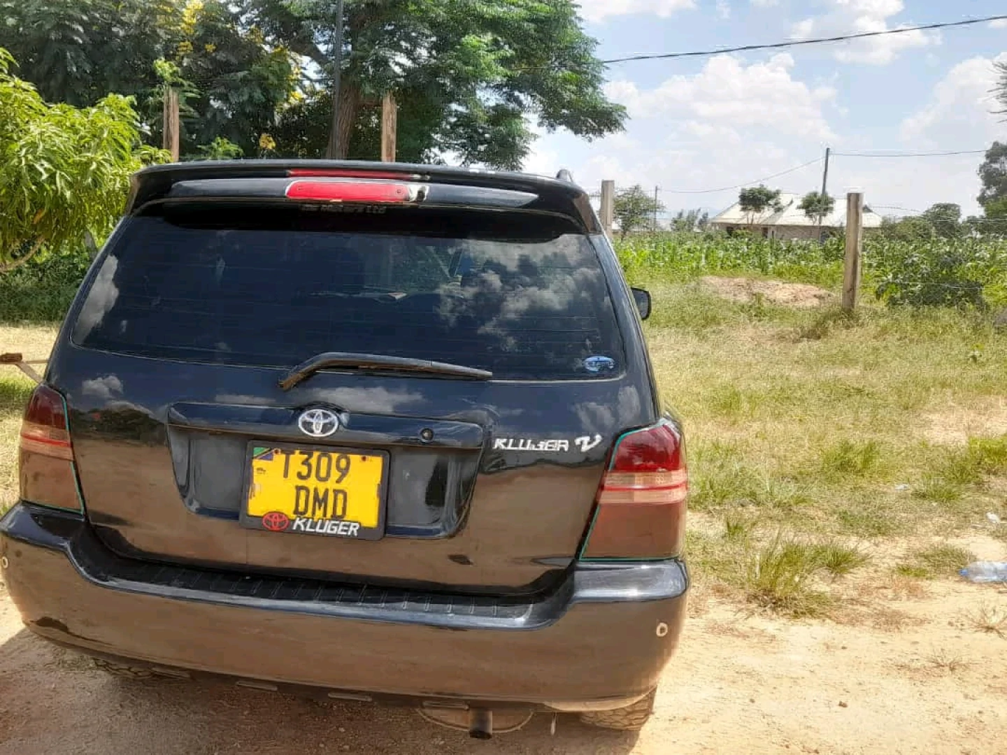 Toyota Kluger 2005 Black SUV for Sale thumbnail 4