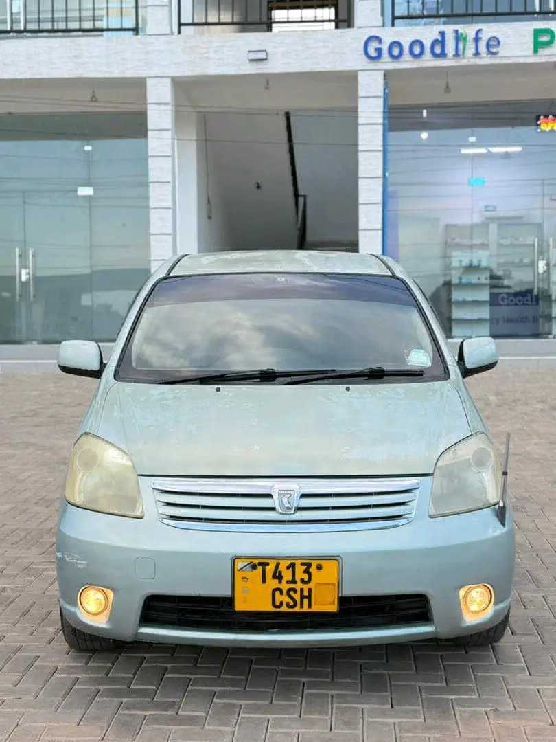 Toyota Raum CSH Full AC Automatic Door