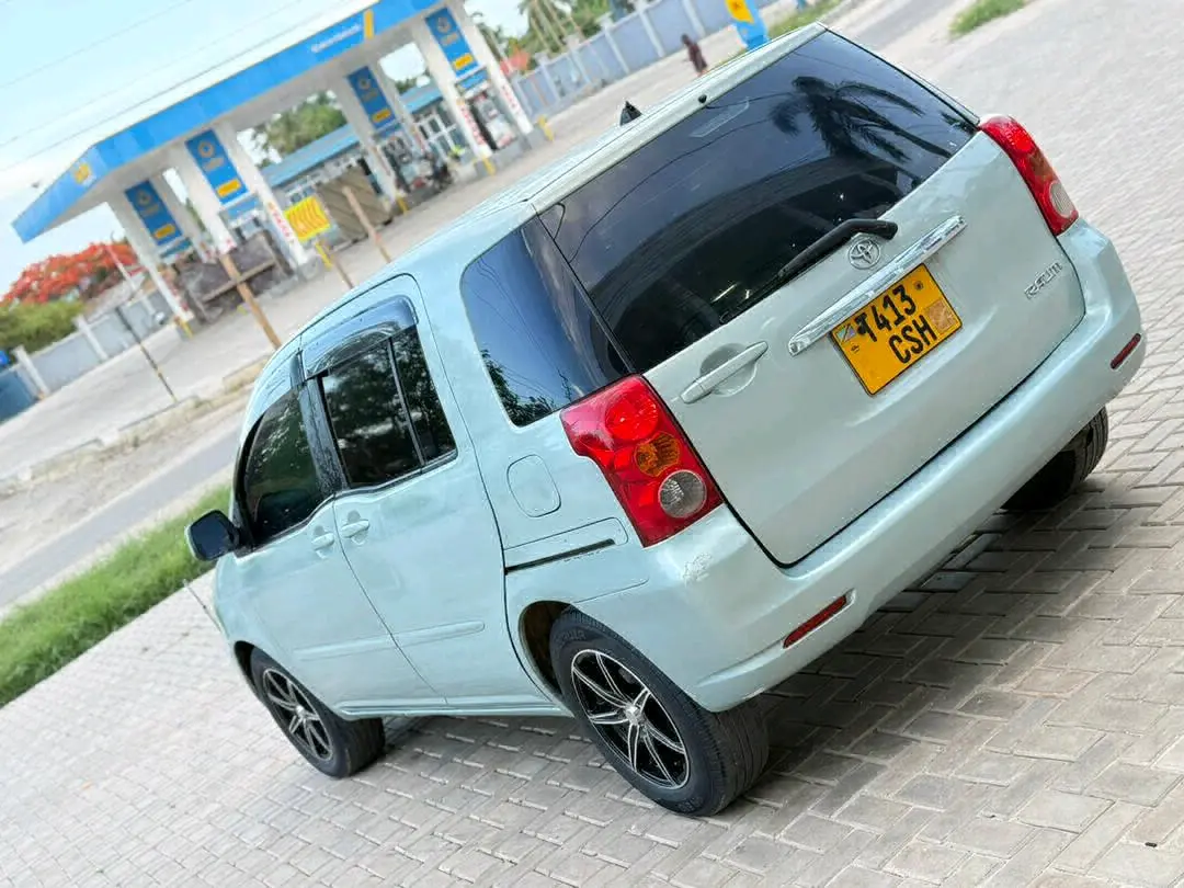 Toyota Raum CSH Full AC Automatic Door thumbnail 3