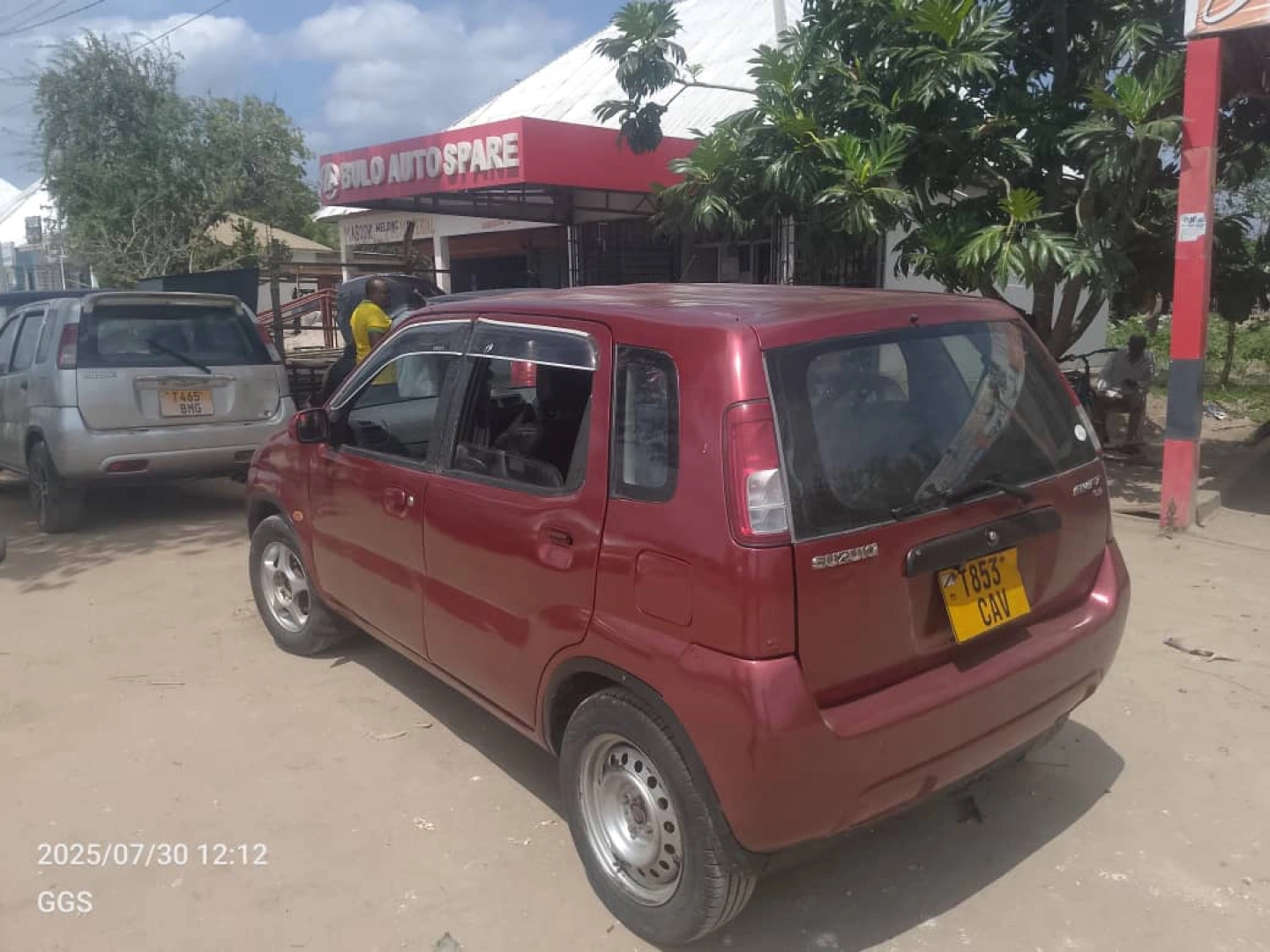 Red Suzuki Swift T853CAV for 4.5M TZS thumbnail 3