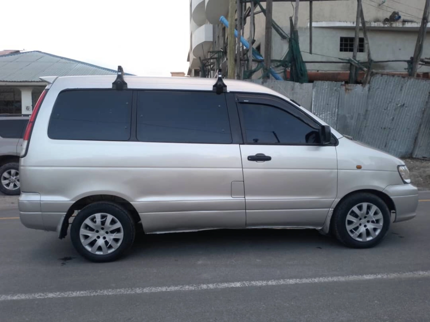 Toyota Noah SR 40 Minivan 1998 Model thumbnail 5