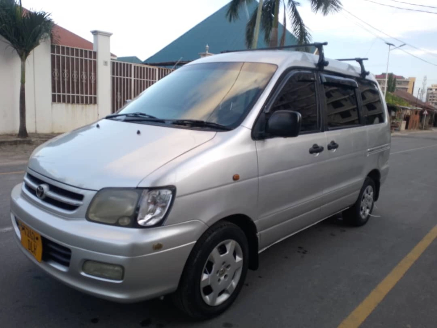 Toyota Noah SR 40 Minivan 1998 Model thumbnail 9