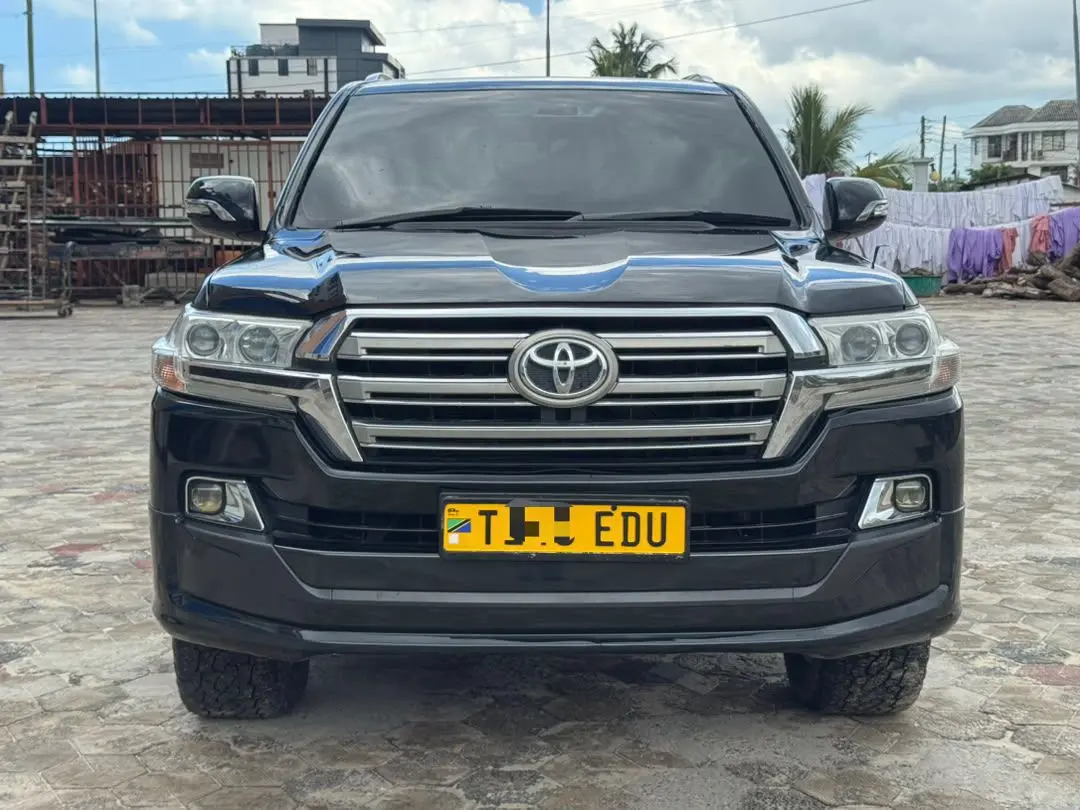 Toyota Land Cruiser VX V8 2011