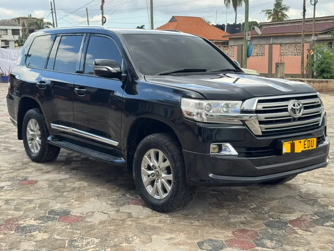 Toyota Land Cruiser VX V8 2011 thumbnail 2