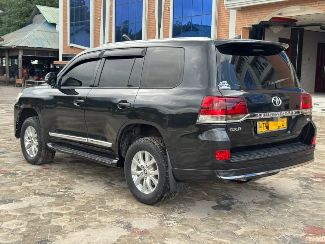 Toyota Land Cruiser VX V8 2011 thumbnail 6