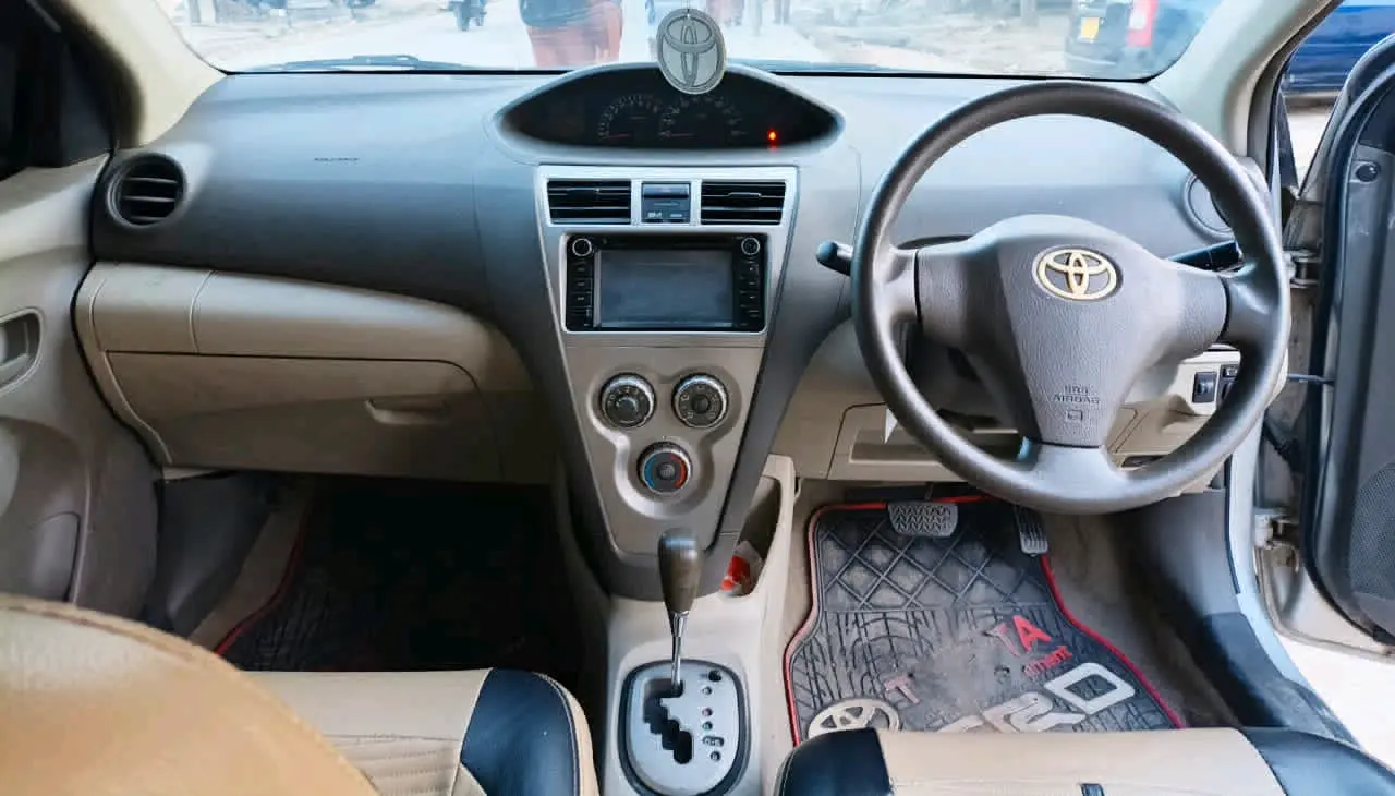 Toyota Belta 2005 Silver thumbnail 6