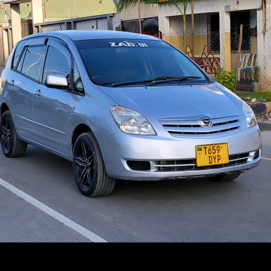 Silver Toyota Spacio 2003 Full AC thumbnail 3