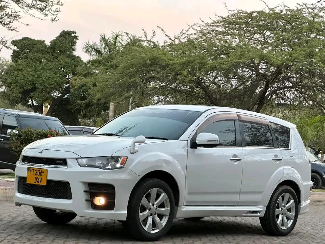 Mitsubishi Outlander 2010 For Sale thumbnail 3