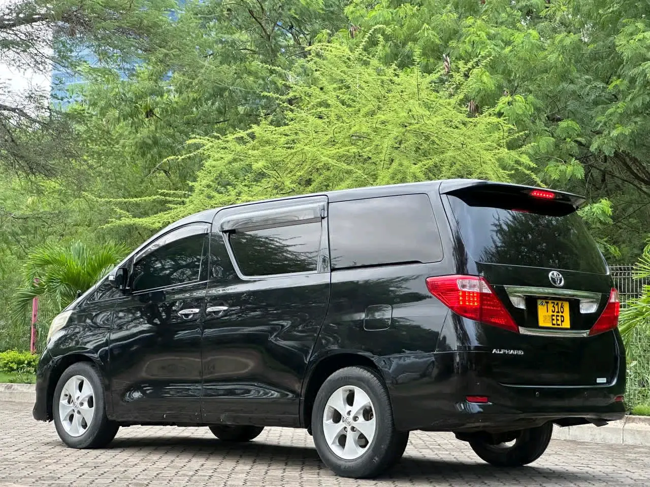Toyota Alphard 2010 (EEP) thumbnail 5