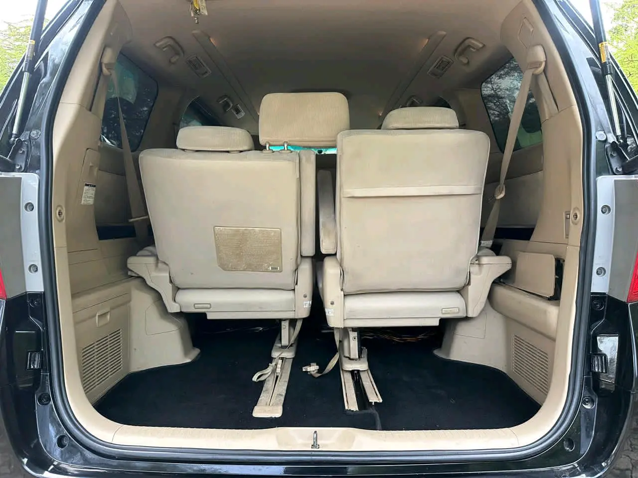 Toyota Alphard 2010 (EEP) thumbnail 6
