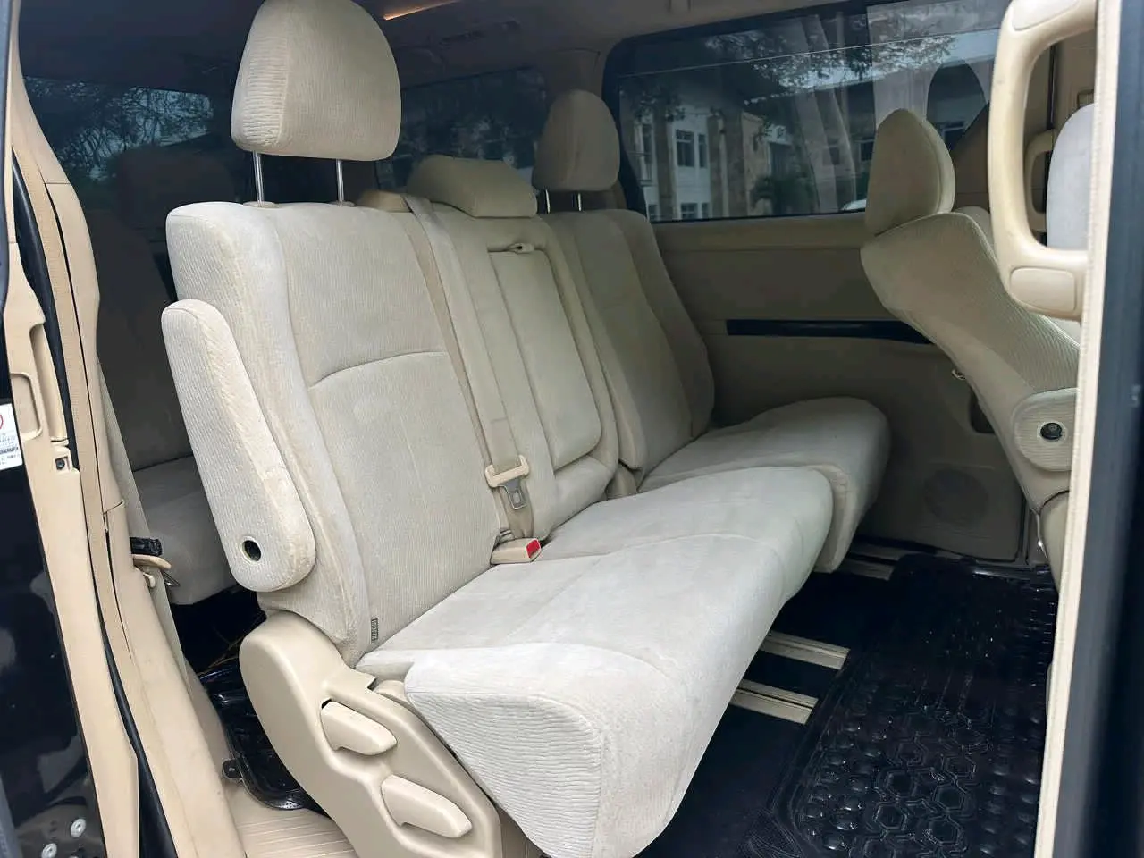 Toyota Alphard 2010 (EEP) thumbnail 7