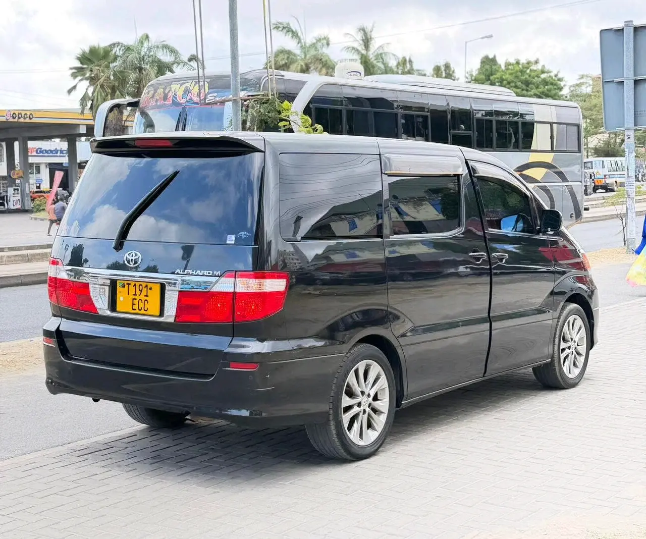 Toyota Alphard 2003, Black, 89,000 km thumbnail 5