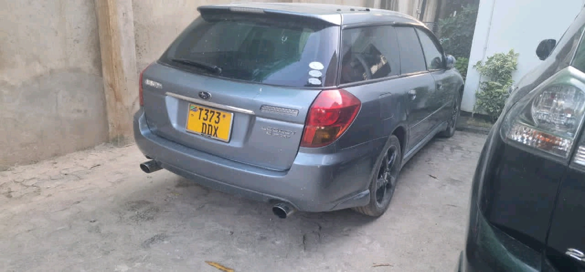 Grey Subaru Legacy Sedan T373 DDX thumbnail 2