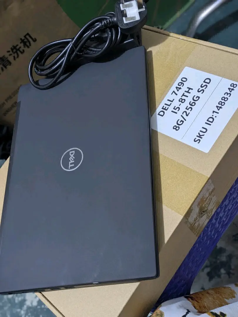 Dell Latitude 7490 8th Gen 8GB RAM 256GB SSD thumbnail 2