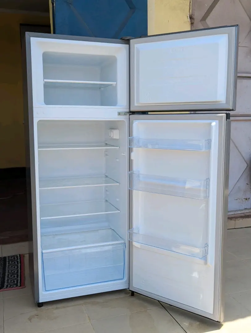 Hisense Refrigerator 205L thumbnail 2