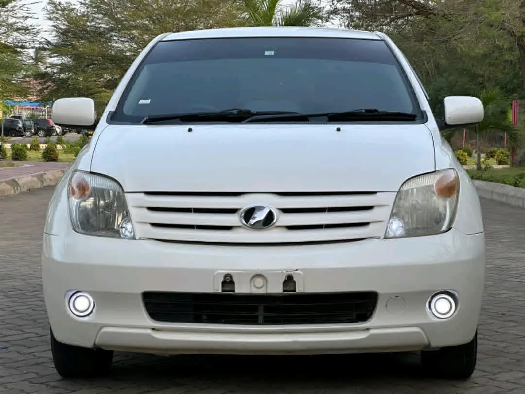 Toyota Ist 2007, White, 1490cc, 79,000 KM