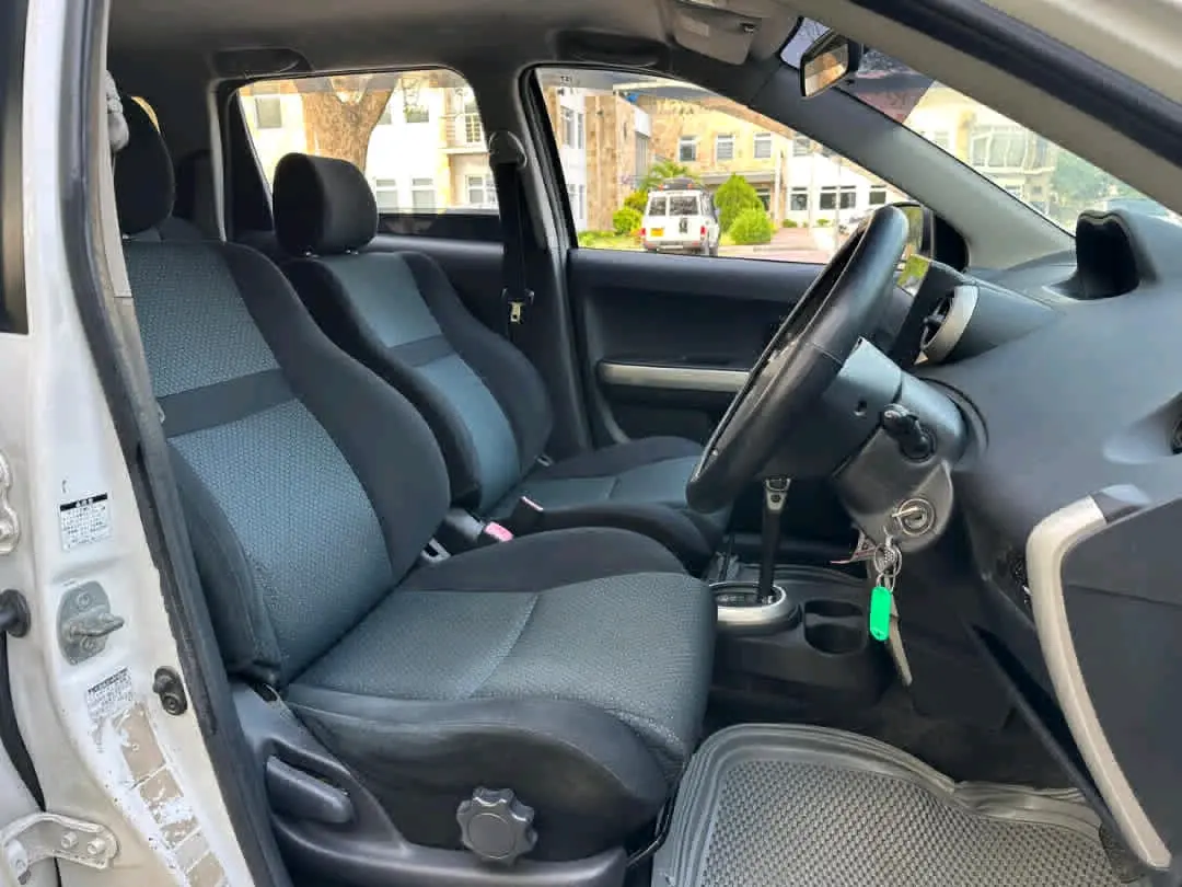 Toyota Ist 2007, White, 1490cc, 79,000 KM thumbnail 8