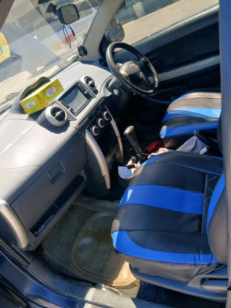 Toyota IST Dark Blue 1290cc for Sale thumbnail 4